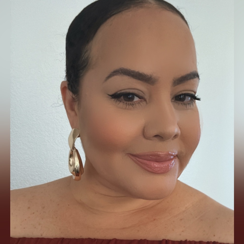 Meet your Posher, Ingri